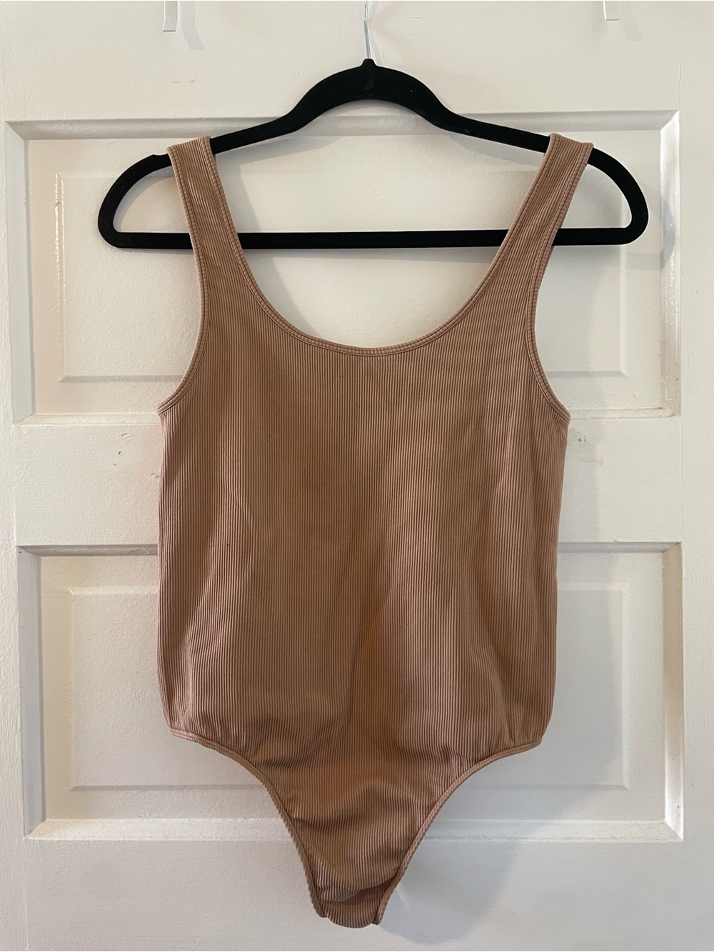 Babaton Ribbed Scoop-Neck Bodysuit in Light Brown